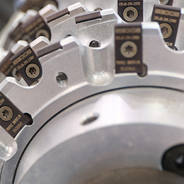 商用车曲轴磨削案例(图1)